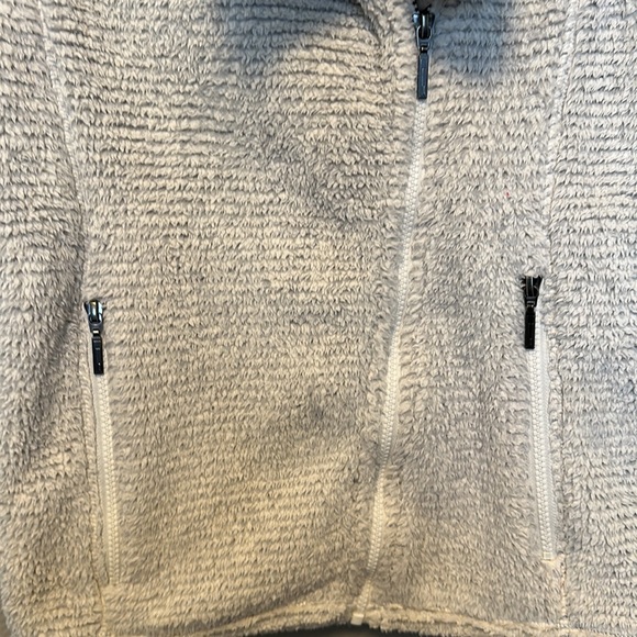 💕 3 for $20 💕 Mountain Khakis XS Fuzzy Vest - Picture 3 of 5